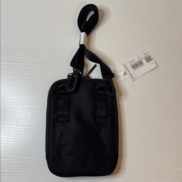 NWT Lululemon Easy Access Crossbody Bag - Black with White Wordmark Logo - Picture 5 of 9